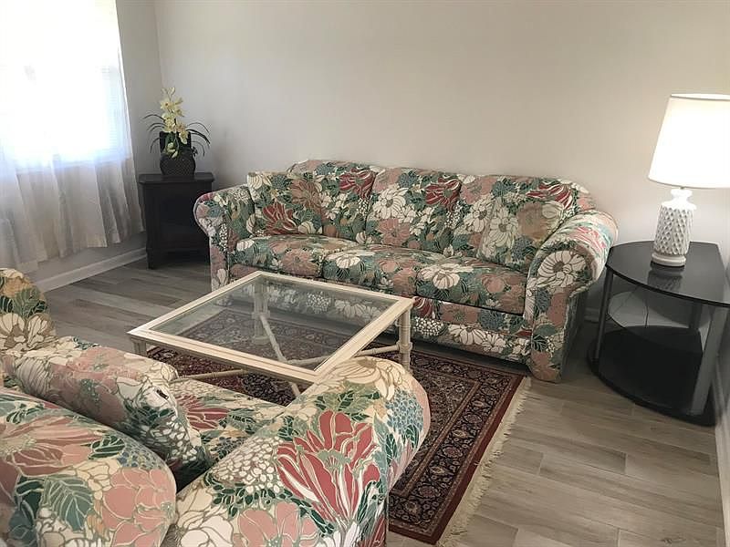 1st image of 99 Sussex E