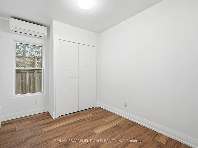 4876 Simcoe St #1 — Photo 12