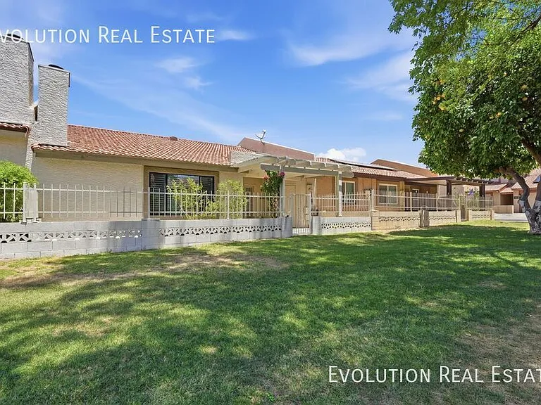 2329 N Recker Rd #86 — Photo 41