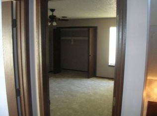 8150 Marty St, Overland Park, KS 66204