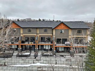 405 N Valley Ridge Mnr NW, Calgary, AB T3B6C5
