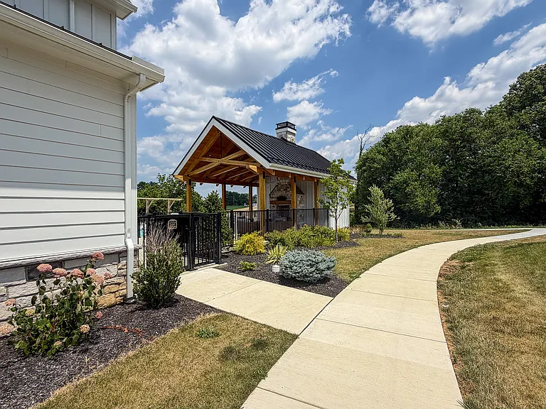 900 Cadwell Ln — Photo 43