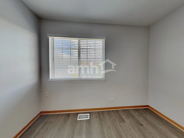 1204 Stonecrop Ln — Photo 16