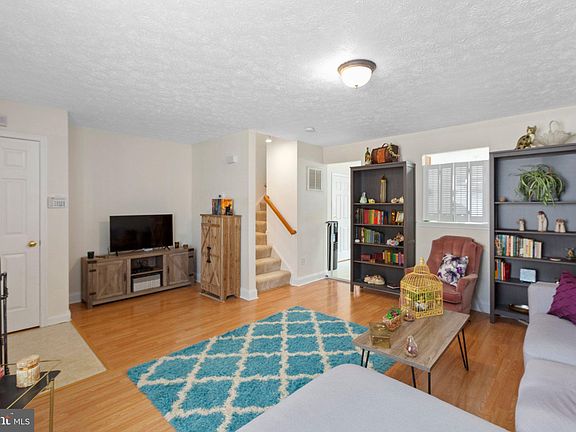 3rd image of 3926 Saint Michaels Sq