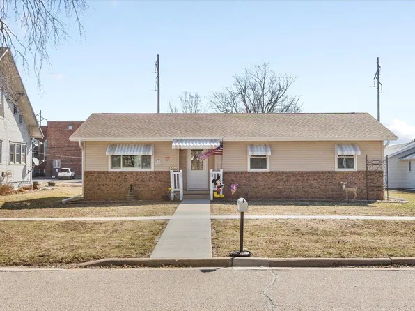 506 Ely St, Woodbine, IA 51579