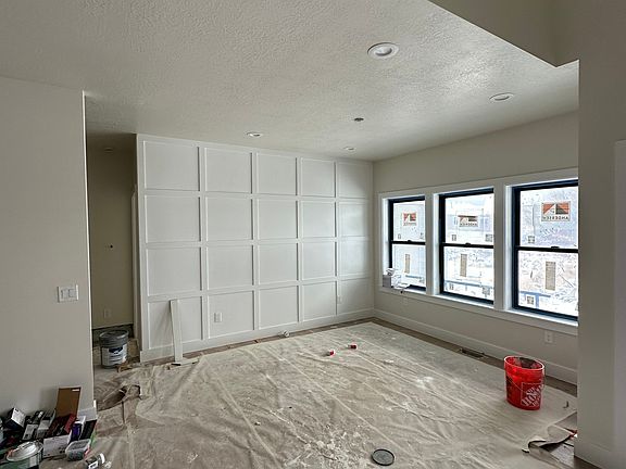 5th image of 143 S Chamberlain St #327