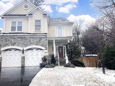 8210 Old Georgetown Rd, Bethesda, MD, 20814