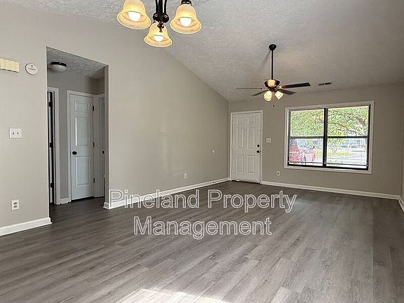 4th image of 187 Aloha Dr