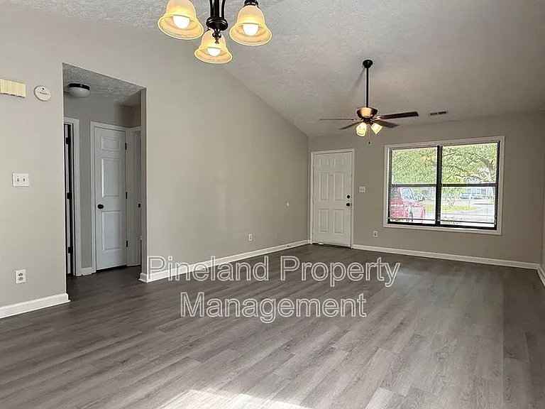 187 Aloha Dr — Photo 4