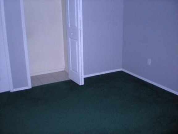 4th image of 9577 Greenway Dr