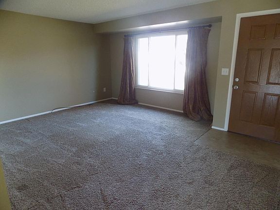 Light and Bright Family Room