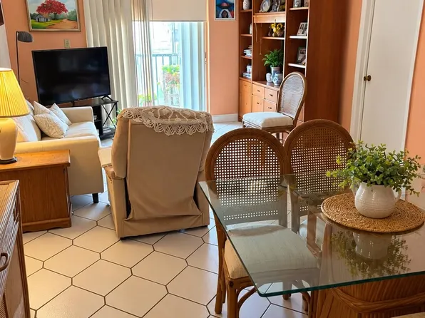 4707 NW 7th St, Miami, FL 33126
