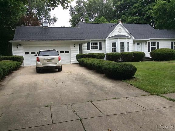 3rd image of 703 W Pottawatamie St