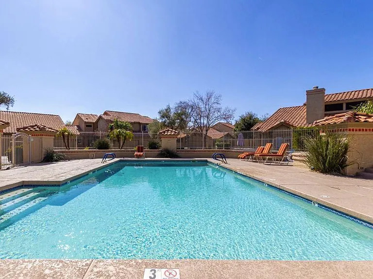 7921 E Joshua Tree Ln — Photo 27