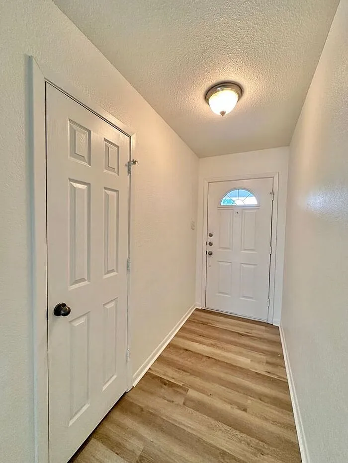3 bed, 2.0 bath, 1506 sqft, $1,325 — Photo 3