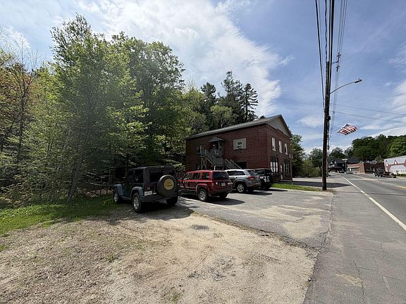 4th image of 525 Main Street