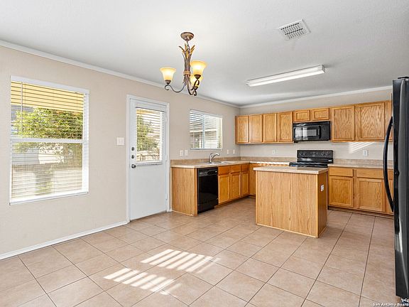 5th image of 24611 Maple Crest