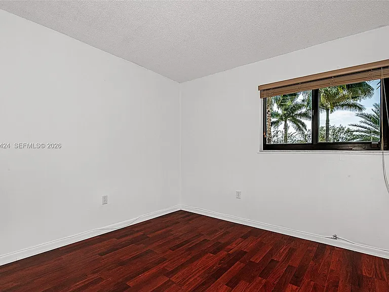 4700 SW 67th Ave #P8 — Photo 20