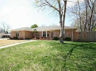 11080 NW Folkstone Dr, Yukon, OK 73099