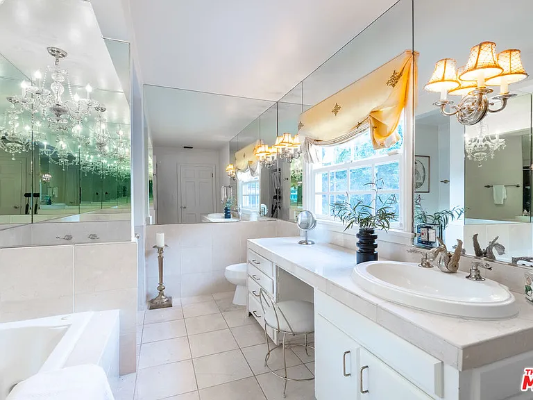 1148 Coldwater Canyon Dr — Photo 14