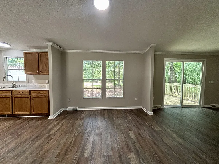3371 Greensboro Rd — Photo 6