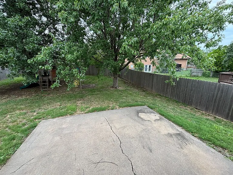 3423 Woods Dr — Photo 21