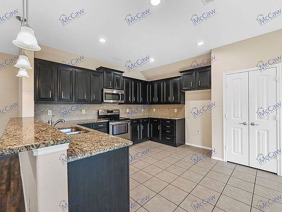 5th image of 2201 Liriope Ln