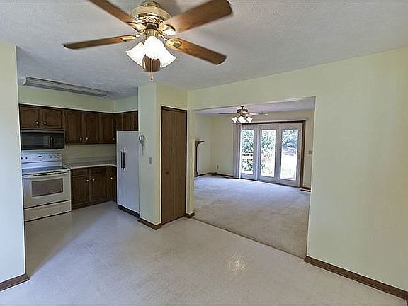 5th image of 1038 Touraine Ave