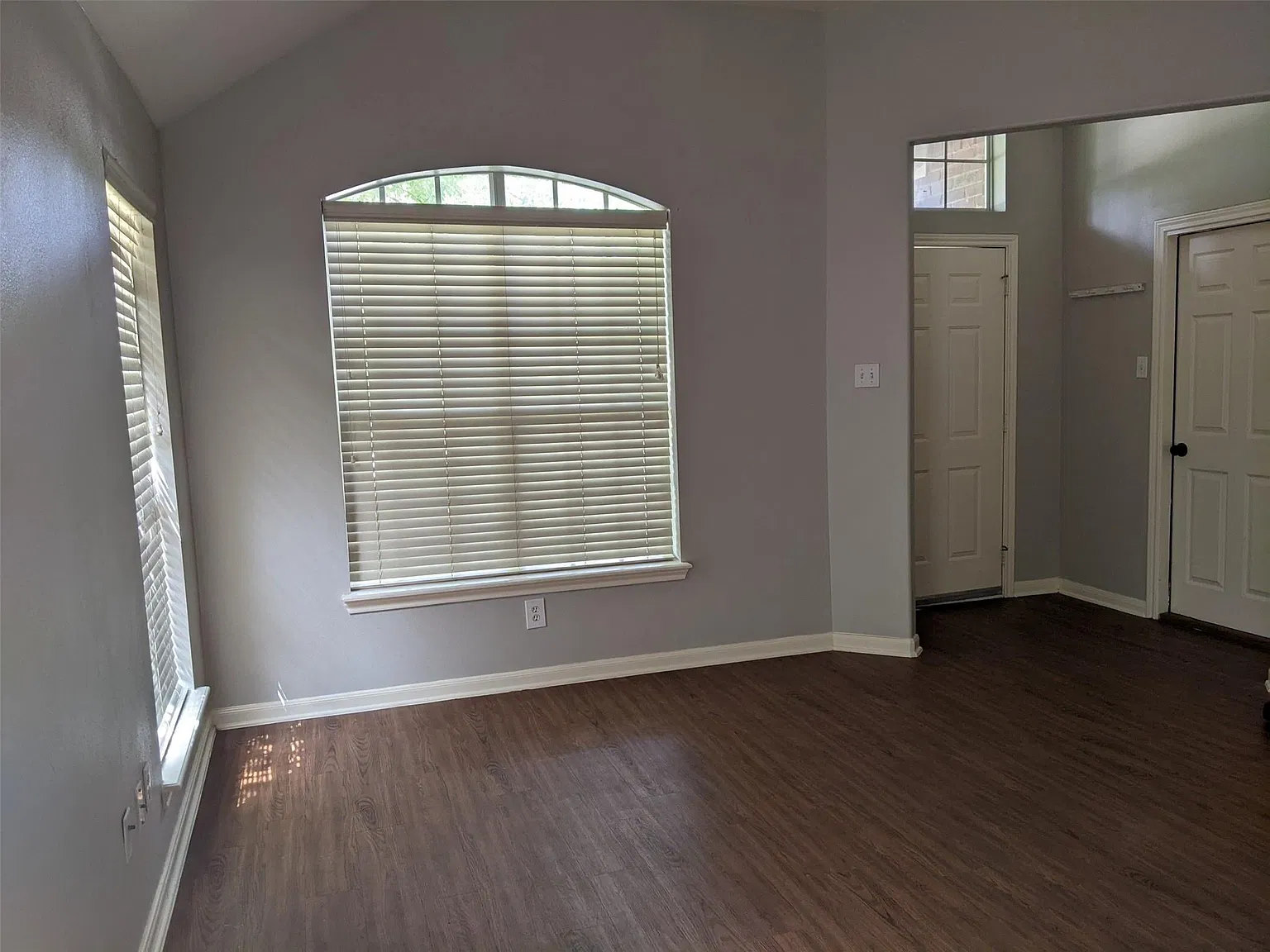 2 bed, 2.0 bath, 1215 sqft, $1,495 — Photo 2