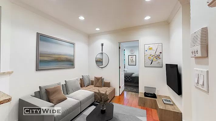 1st image of 159 E 99th St APT 1a
