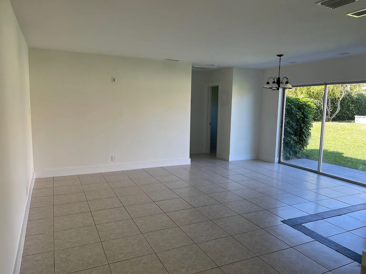 1 bed, 1.0 bath, 850 sqft, $1,950 — Photo 3