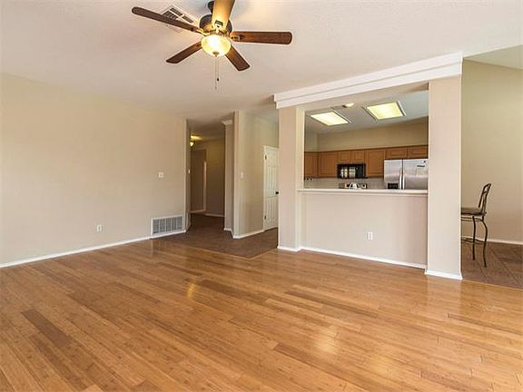 5th image of 1314 Haley Gray Dr