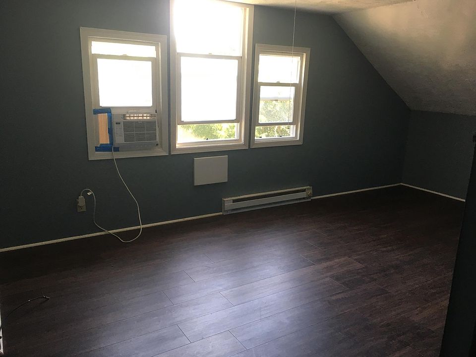 1st image of 220 W 7th St #3