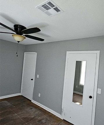 5th image of 501 N Austin Ave