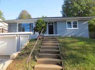 1301 Harrison Dr, Clinton, IA 52732