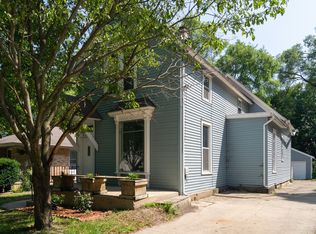 631 Congress St, Elgin, IL 60120