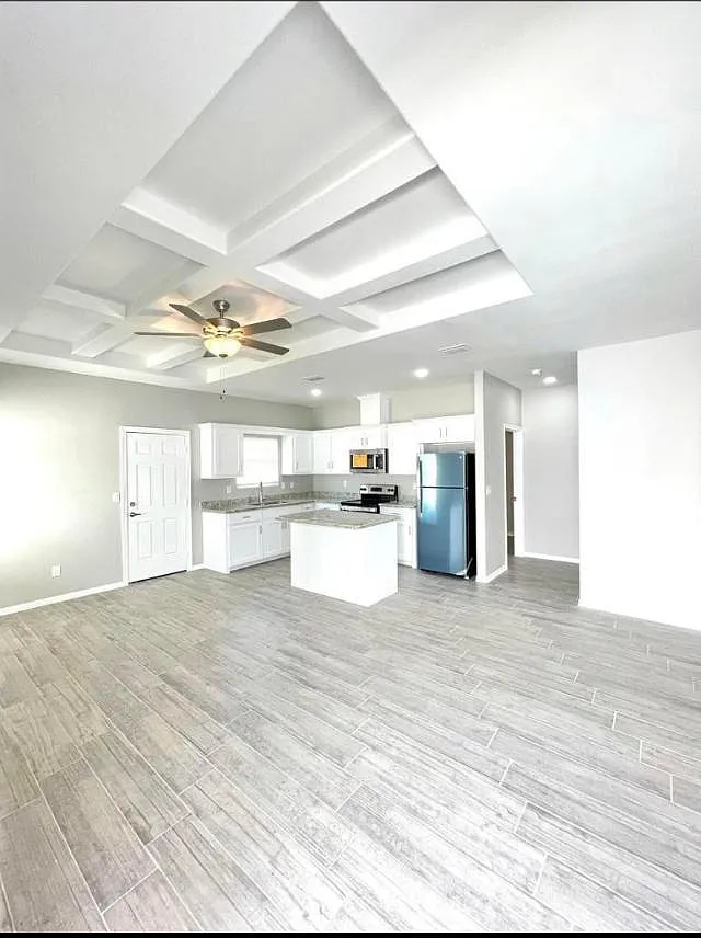 5106 N Crown Point — Photo 3