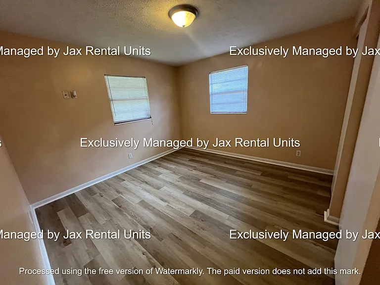 628 Meteor St — Photo 5