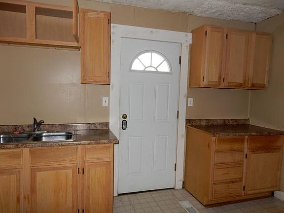 4th image of 2518 Guernsey Dell Ave