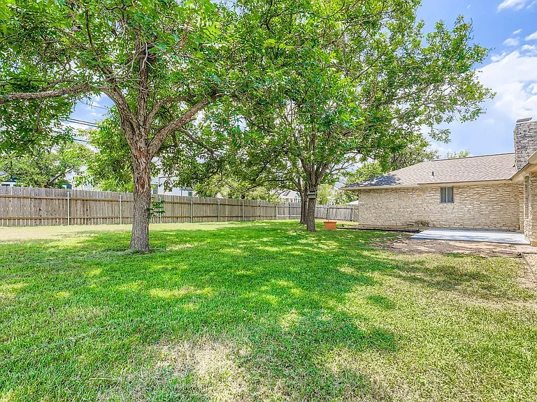 5313 Basswood Ln — Photo 27
