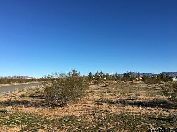 3rd image of 5867 W Abrigo Dr