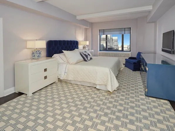 875 5th Avenue image 8 of 13