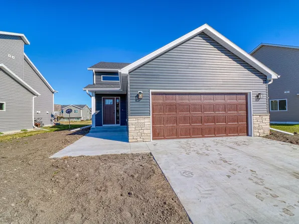 6892 Joseph St, Horace, ND 58047
