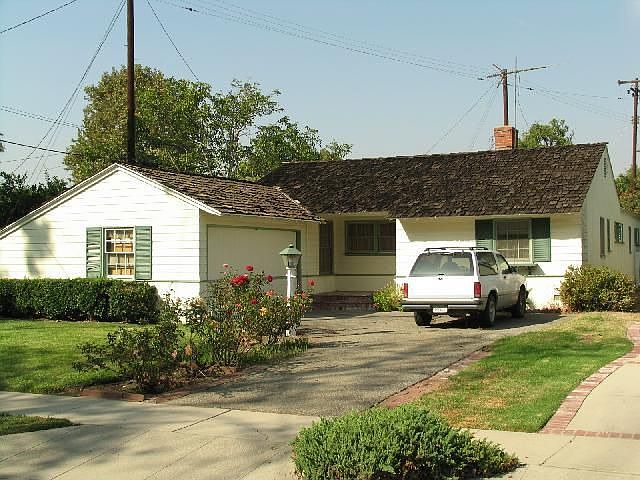 1st image of 13621 Emelita St
