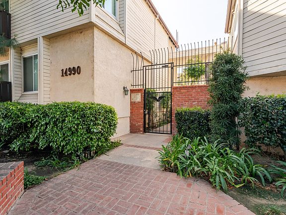 4th image of 14990 Victory Blvd Unit 103