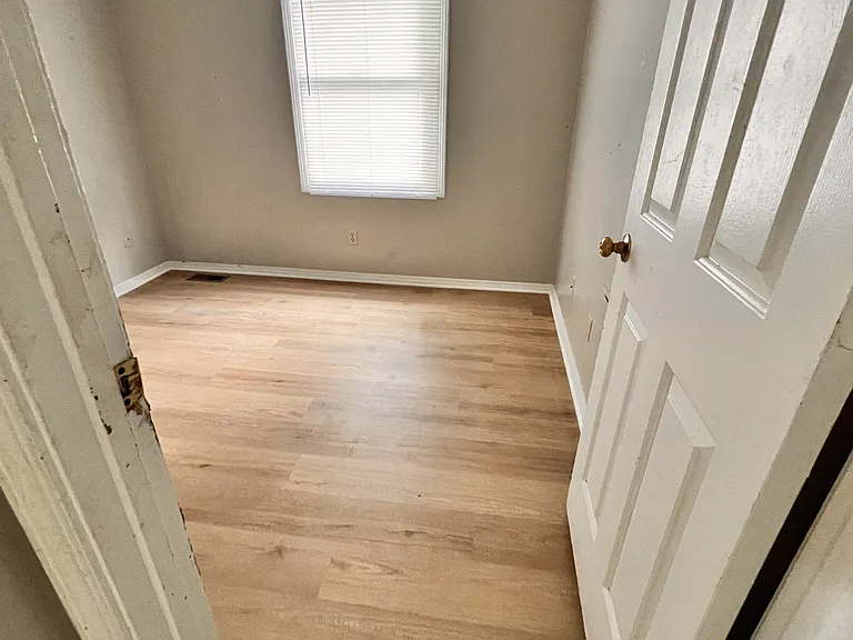 1383 W Allen St #B2 — Photo 22