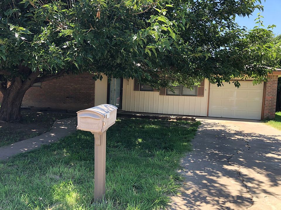 1st image of 1018 Holly Ln