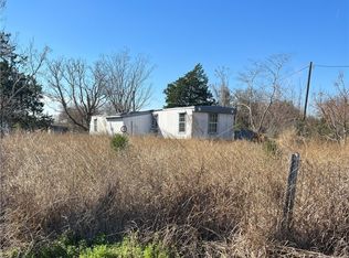 1053 Beck Rd W, Victoria, TX 77905