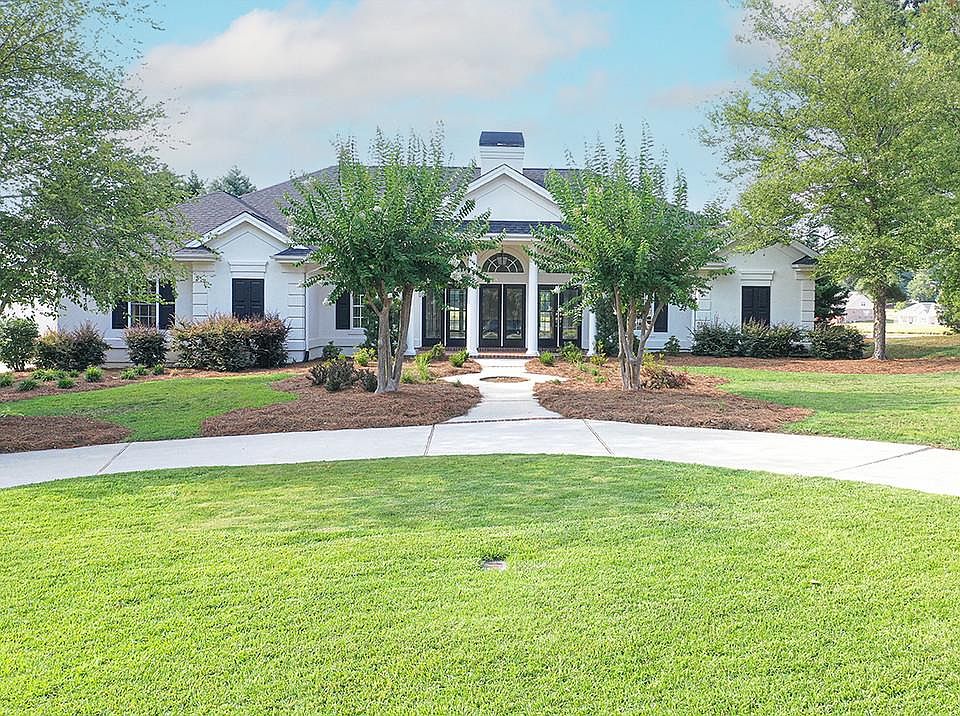 1st image of 106 Chipping Ct
