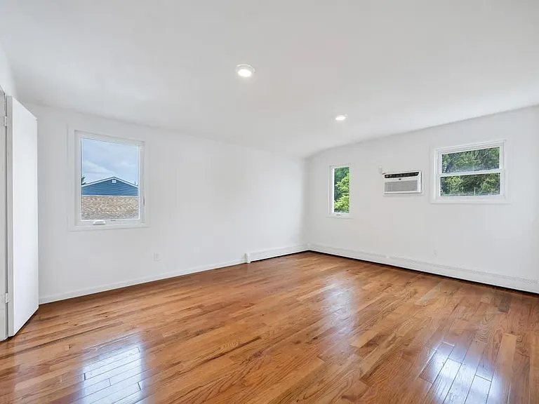 405 Massapequa Ave #2 — Photo 6